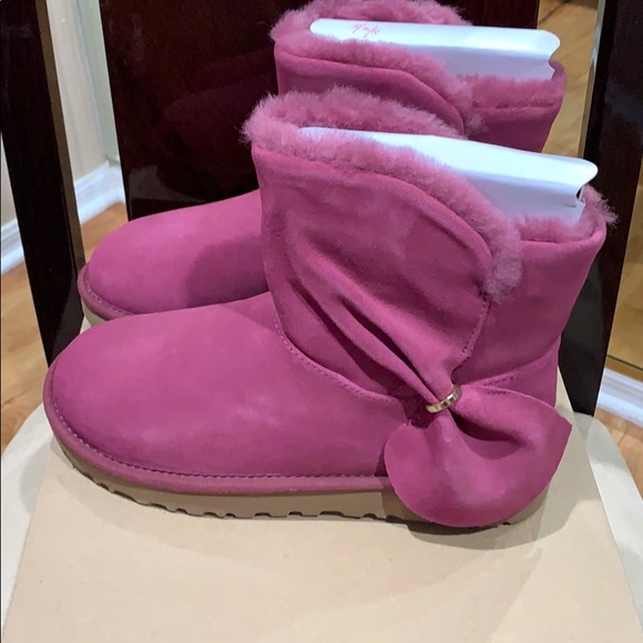 UGG CLASSIC MINI TWIST BOOT - Picture 1 of 3